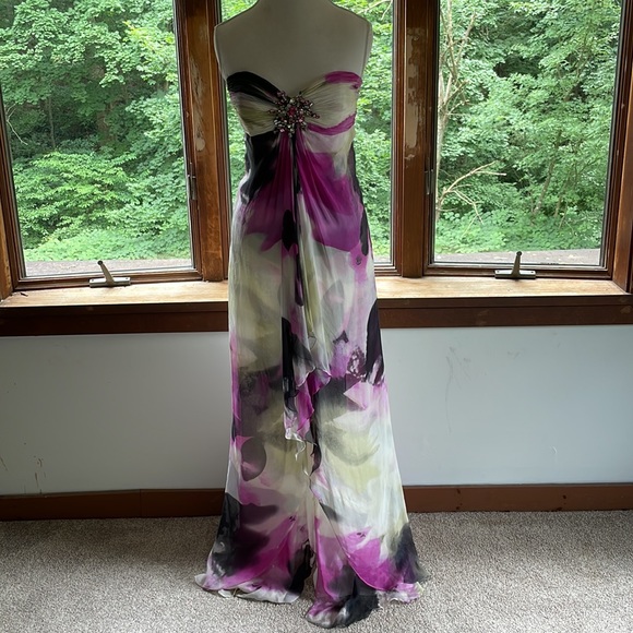 Circa 2010 Jovani Strapless Prom Dress - Picture 4 of 11